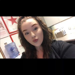 Meet your Posher, Kaitlyn